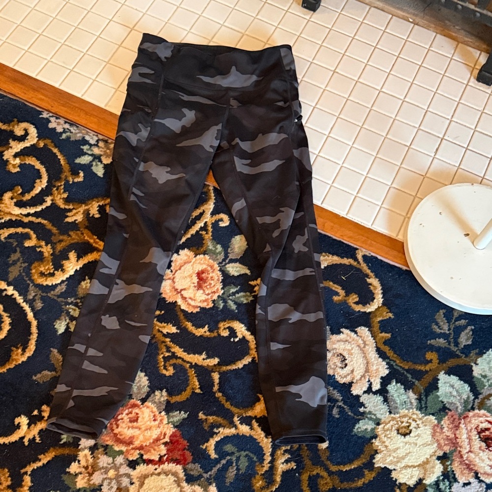 Athleta Black and Gray Camouflage Leggings -not full length -‎ worn about 4x